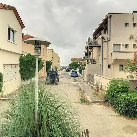F2 Cabine, Terrasse, Parking, Proximite - Fr-1-715-81 Apartament