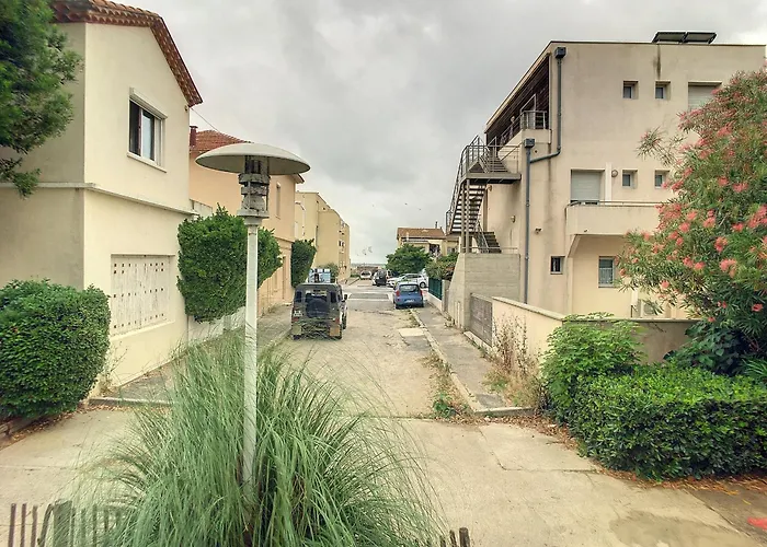 F2 Cabine, Terrasse, Parking, Proximite - Fr-1-715-81 Apartamento